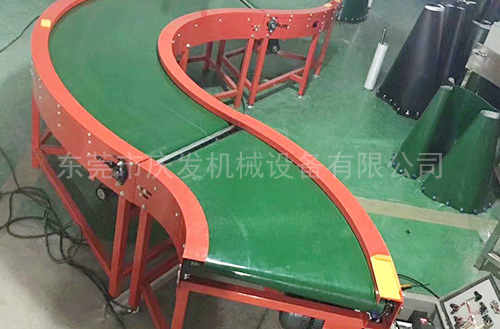 皮帶轉(zhuǎn)彎?rùn)C(jī)有什么結(jié)構(gòu)特點(diǎn)？